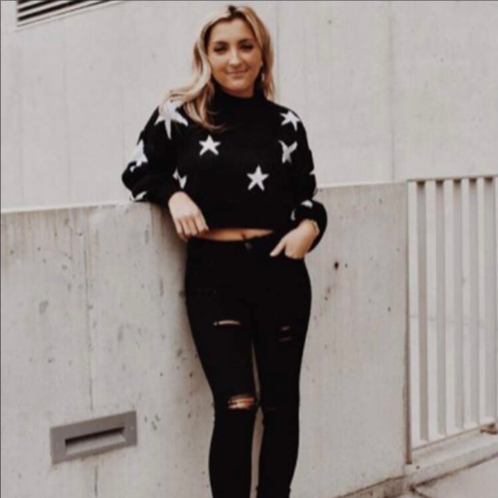 Zaful cropped black star sweater. NWT. Size small.